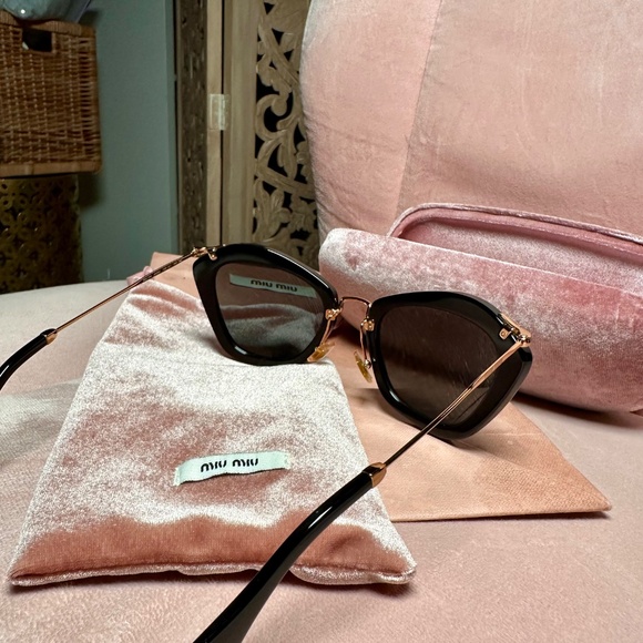 Muumuu sunglasses